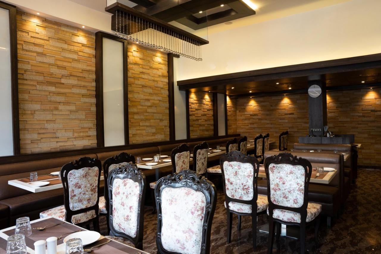 Gold Crest Business Hotel Нави Мумбай Екстериор снимка
