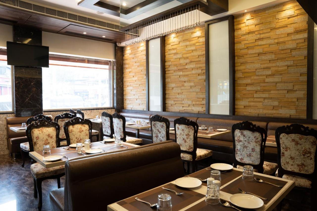 Gold Crest Business Hotel Нави Мумбай Екстериор снимка