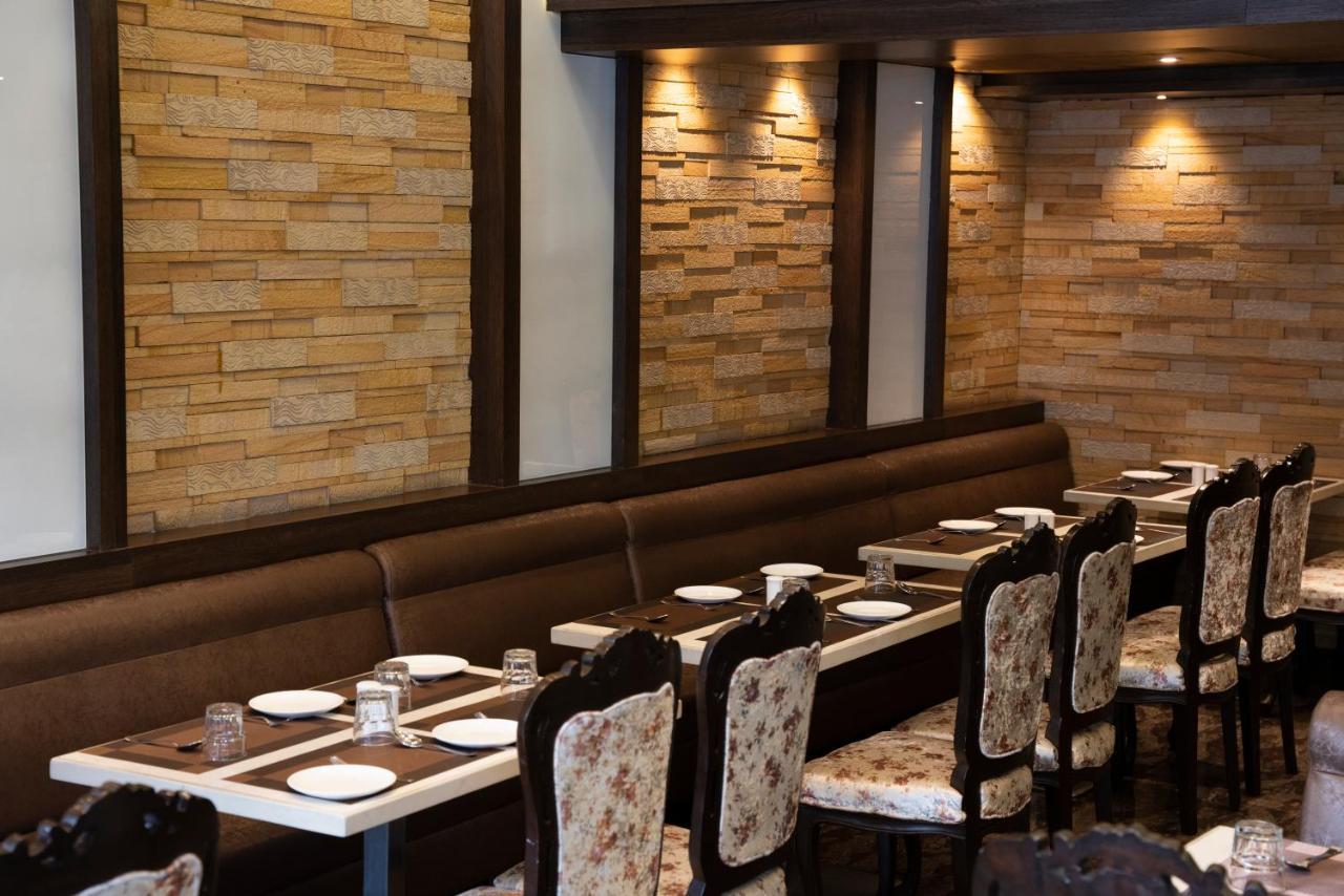 Gold Crest Business Hotel Нави Мумбай Екстериор снимка