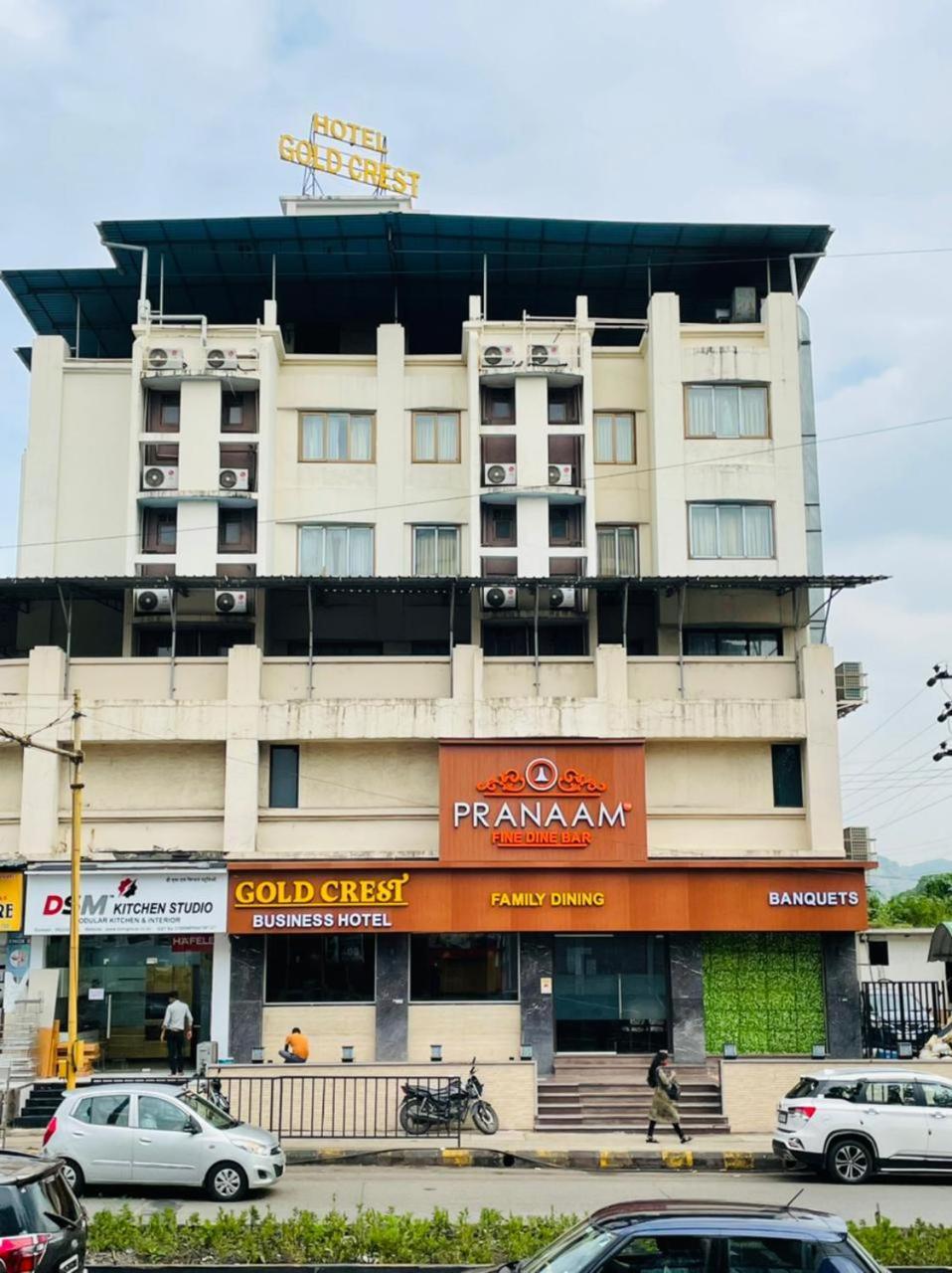 Gold Crest Business Hotel Нави Мумбай Екстериор снимка